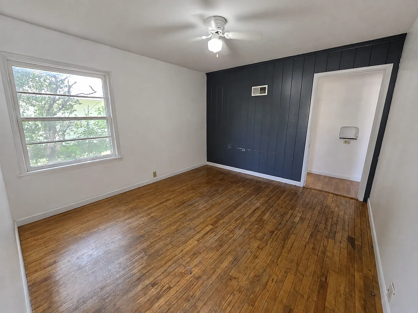 2 bed, 1.0 bath, 975 sqft, $1,450 — Photo 2