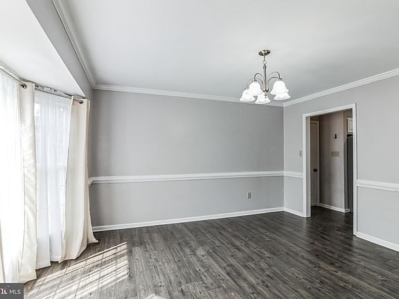 3rd image of 11201 Beauclaire Blvd