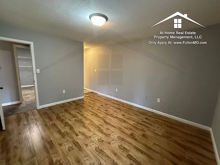 107 Spruce Dr — Photo 1