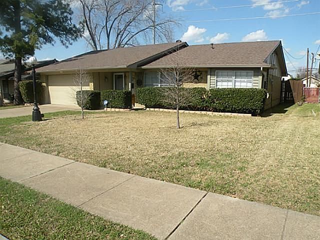 1st image of 213 E Grubb Dr
