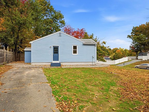 2nd image of 114 Leatherleaf Dr