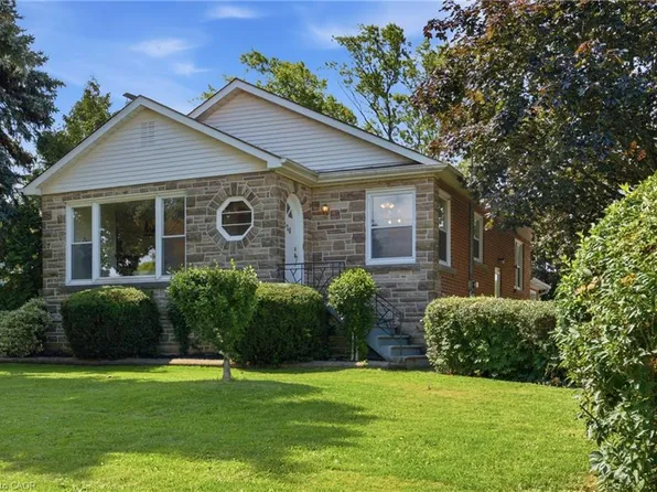 226 Corman Ave, Stoney Creek, ON L8G 3W5