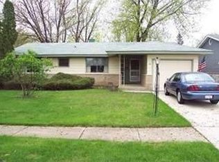 34 Woodcrest Ln, Elk Grove Village, IL 60007