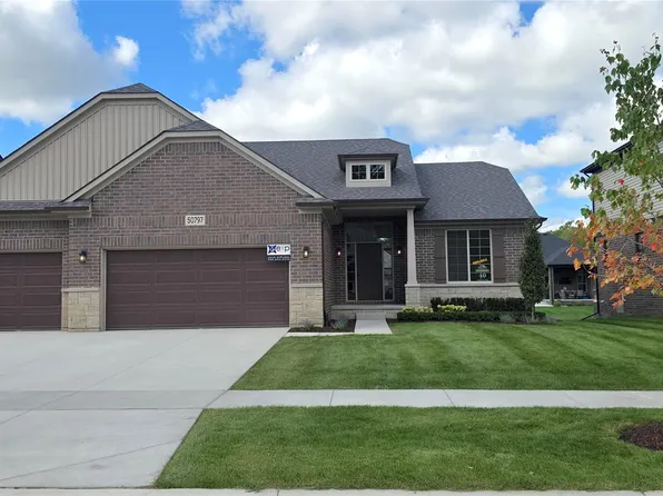 50797 Mistwood Dr, Macomb, MI 48042