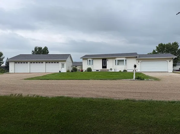 1211 Truesdale Dr, Manvel, ND 58256