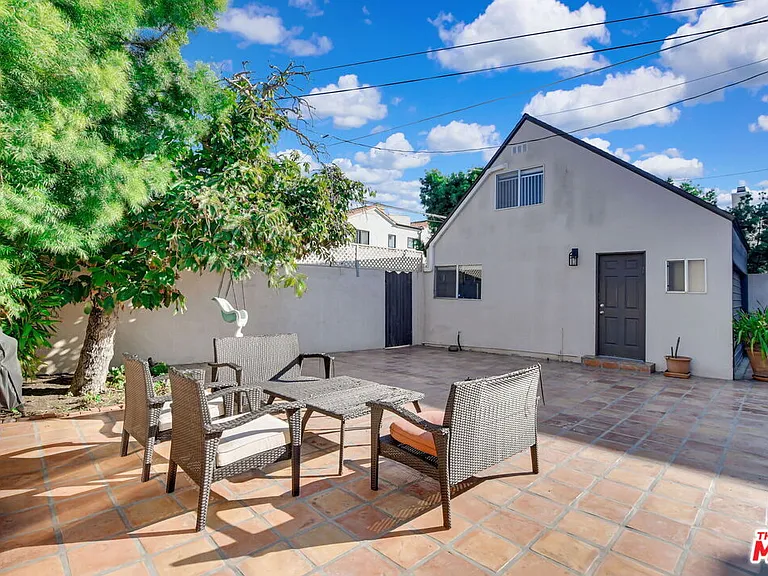 344 S Swall Dr — Photo 18