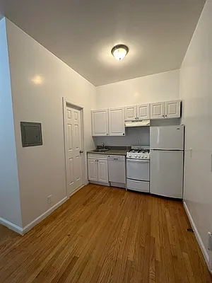 Rented by Peter R. Hungerford, LREB | media 25