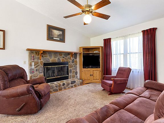 3rd image of 35 Cullen Ct SE