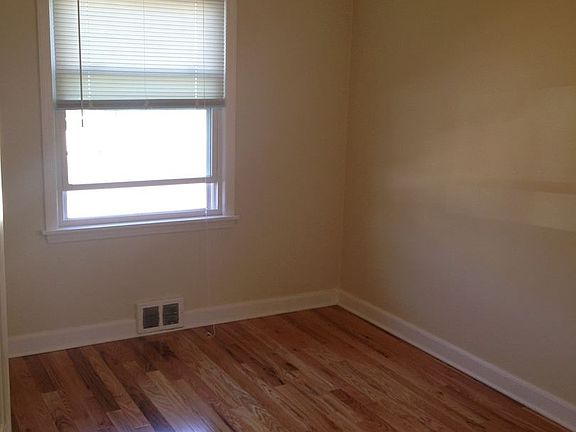 5th image of 3854-56 N Morris Blvd