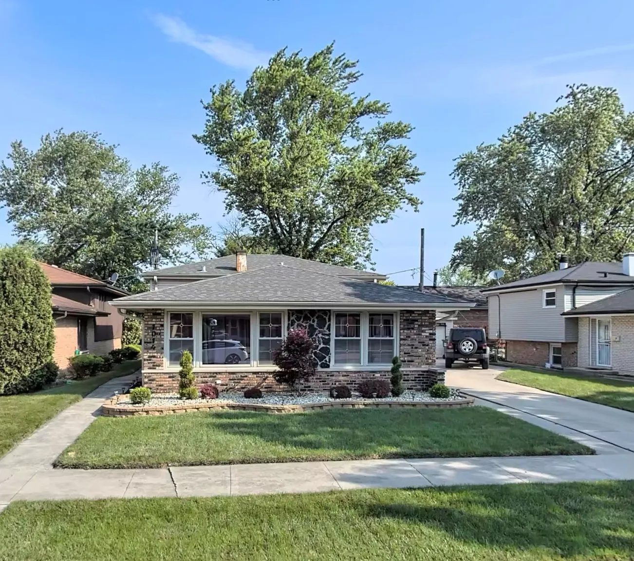 1014 Blouin Dr photo 1