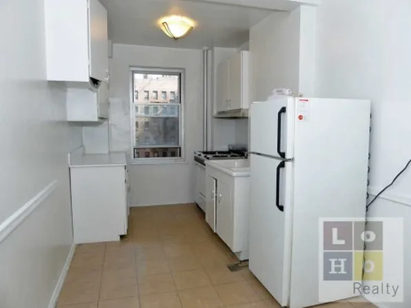 500 Grand Street image 1 of 4