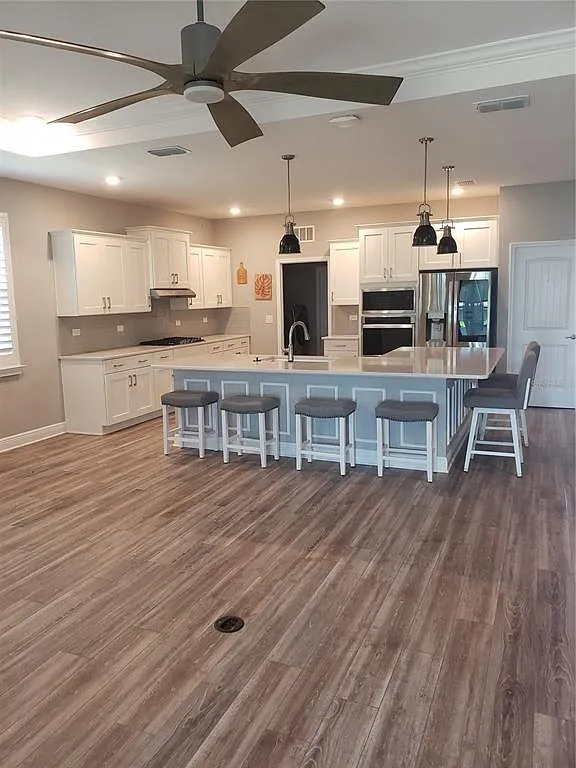 2 bed, 2.0 bath, 2118 sqft, $2,300 — Photo 4