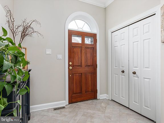 3rd image of 6311 Chaucer Ln