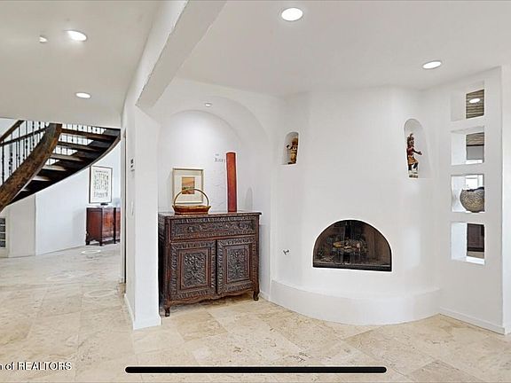3rd image of 254 Deer Park Dr