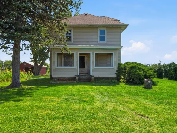 779 Western Rd, Henry, IL 61537