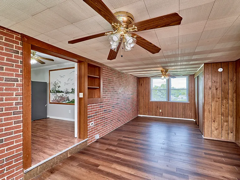 10900 Saint Boniface Ln — Photo 11