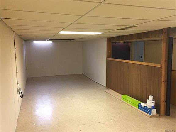 5th image of 12916 Martin Rd
