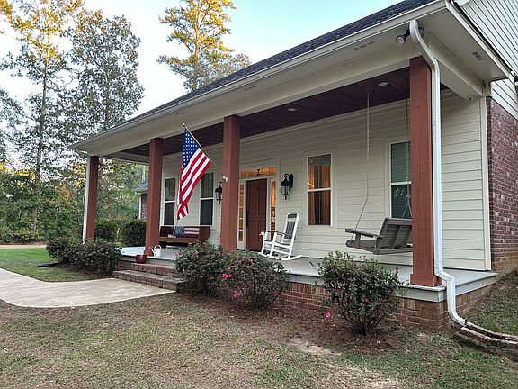 3rd image of 1398 Monterey Rd