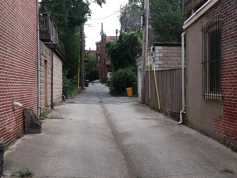 2012 Mount Royal Ter — Photo 35