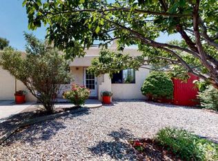 1347 Acequia Borrada, Santa Fe, NM 87507