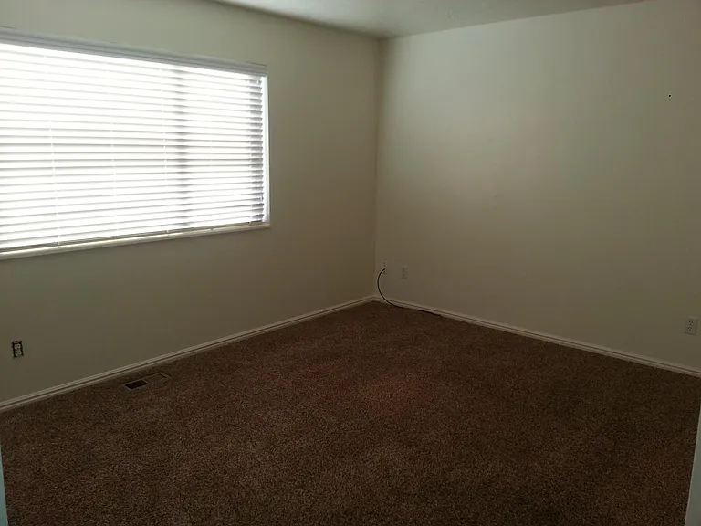 486 W Pacific Dr #3 — Photo 6