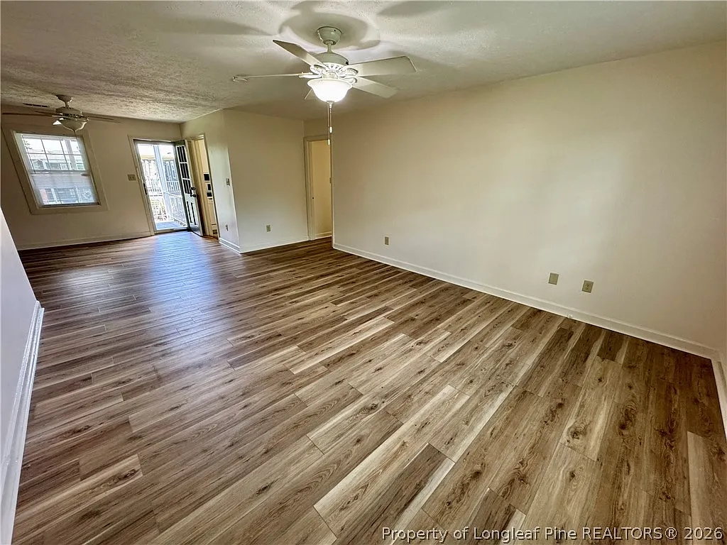 2 bed, 1.5 bath, 1083 sqft, $1,200 — Photo 3