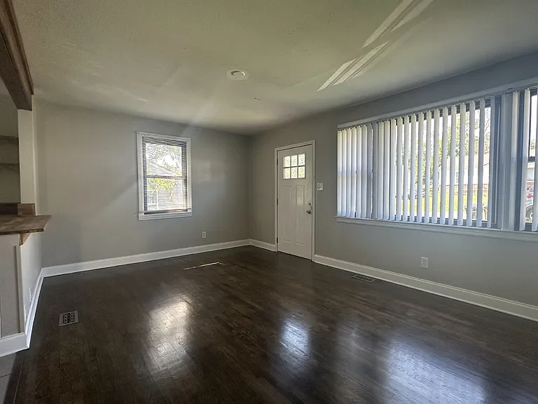 2730 Jefferson Ave — Photo 18