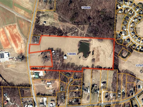 6224-6220 Lake Brandt Rd #26, Summerfield, NC 27358