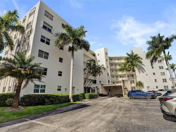 3181 S Ocean Dr APT 306, Hallandale, FL 33009