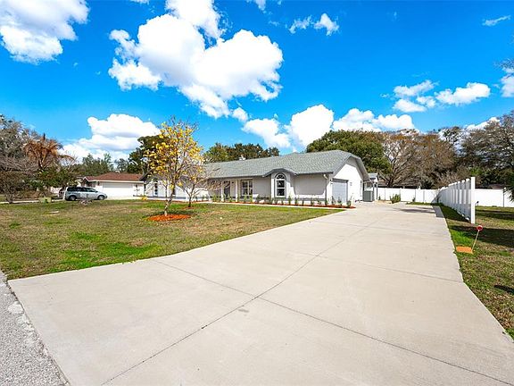 2nd image of 5521 Oak St