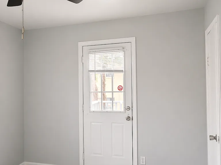 208 12th Ave N #2 — Photo 13