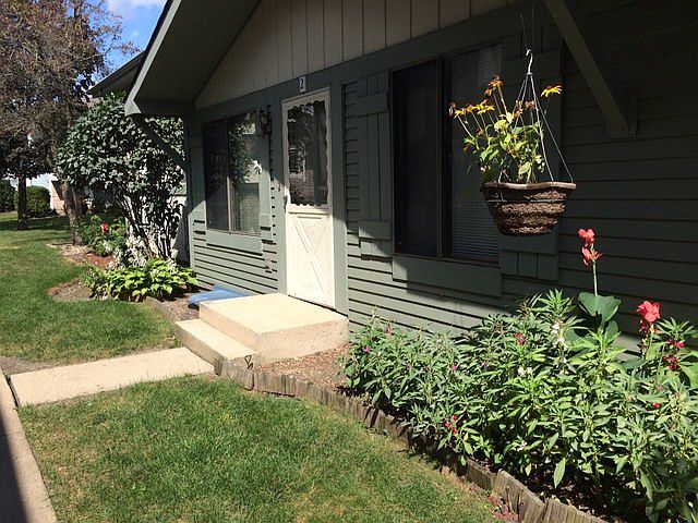 1st image of 2S775 Winchester Cir E #60-2