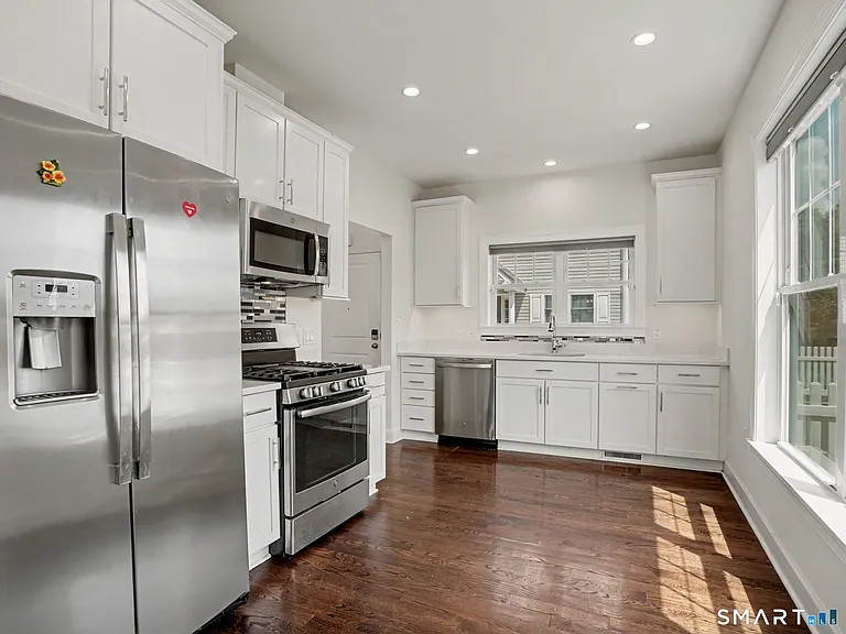 604 Newfield Ave #B — Photo 6