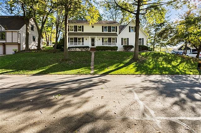 1st image of 1502 NW Woodcreek Cir