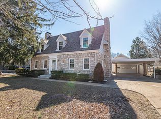 924 E Kingsbury St, Springfield, MO 65807