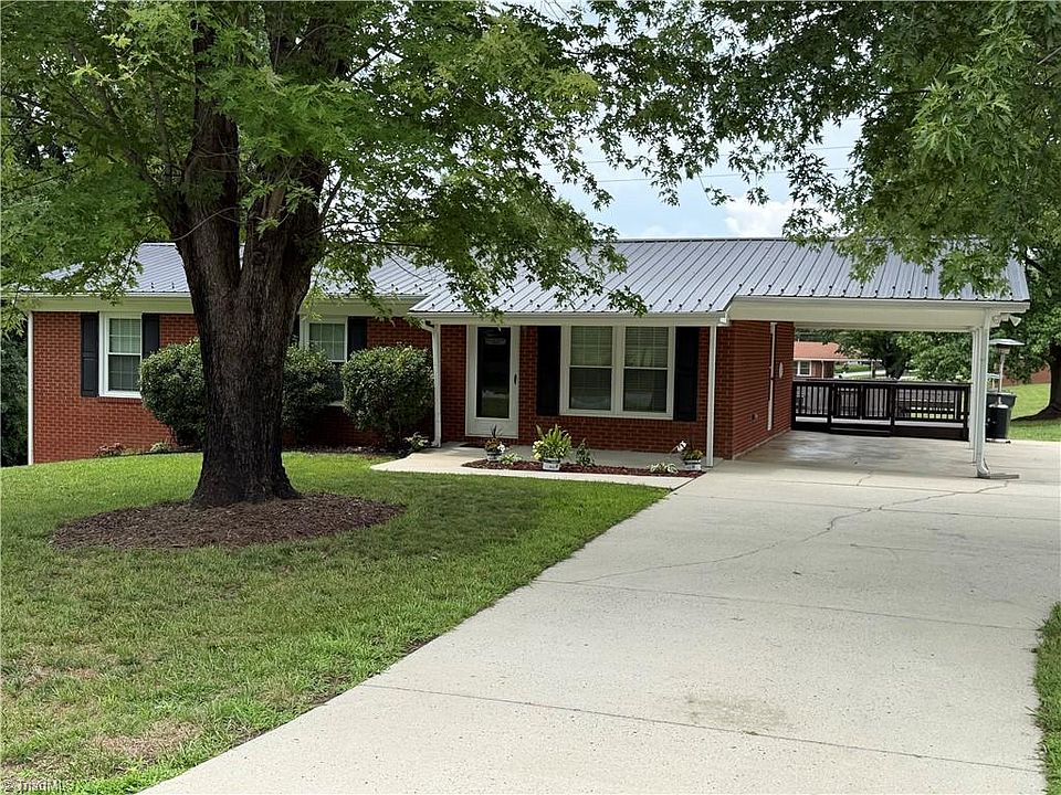 1st image of 104 Crestview Ter