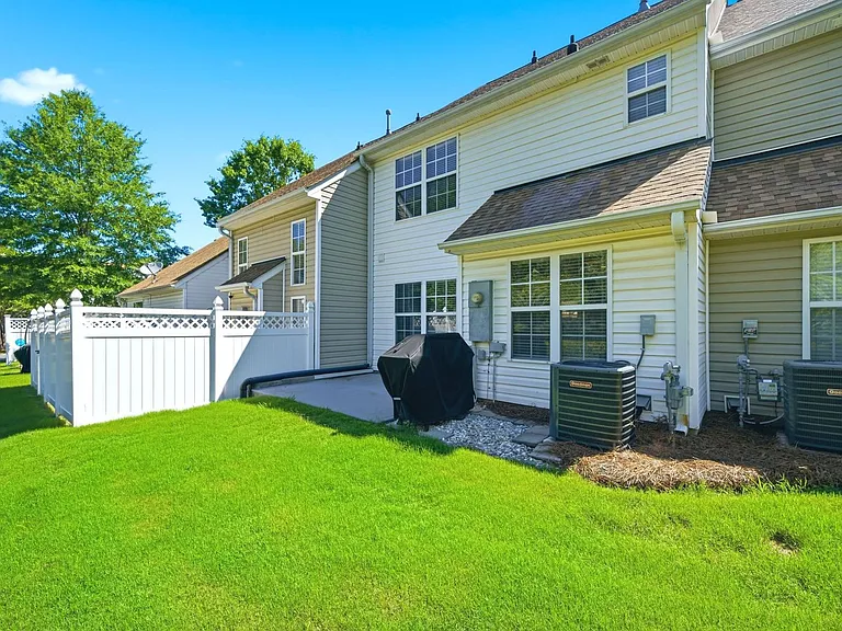 11112 Saintsbury Pl — Photo 41