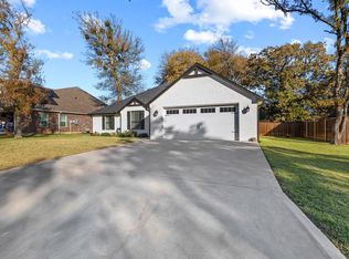 216 Bent Oak Dr, Pottsboro, TX 75076