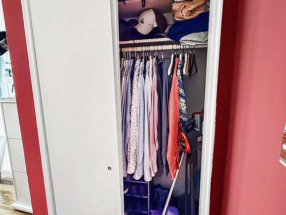 5th image of 207 E 15th St APT 5H