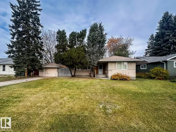 5812 105th Ave NW, Edmonton, AB T6A 1A6