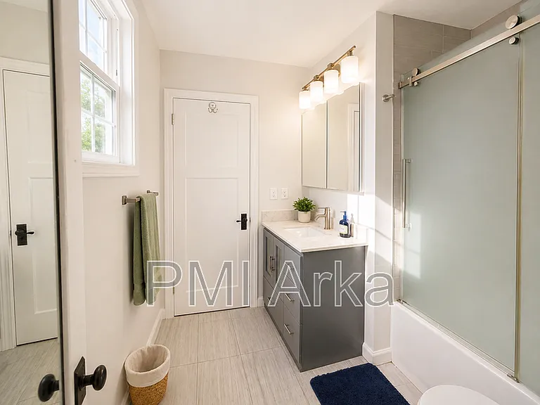 1219 N Allen Pl — Photo 17