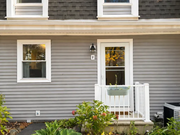 129 Brittany Farms Rd APT F, New Britain, CT 06053