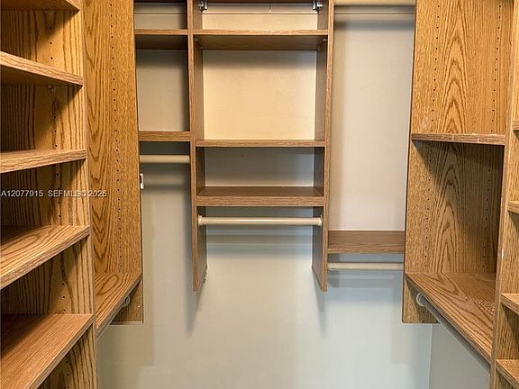 5th image of 920 SW 111th Ave