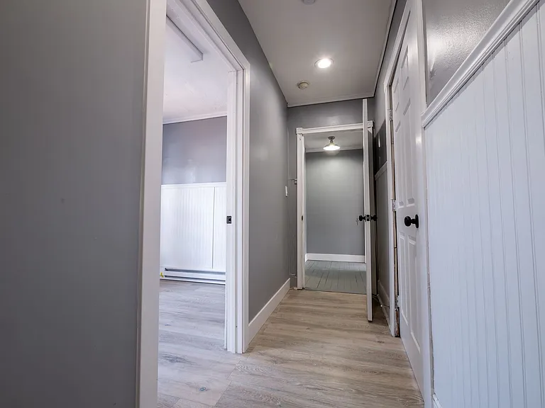 129 Center St — Photo 7