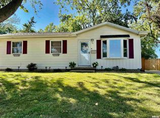 23 Lavan Dr, Jacksonville, IL 62650