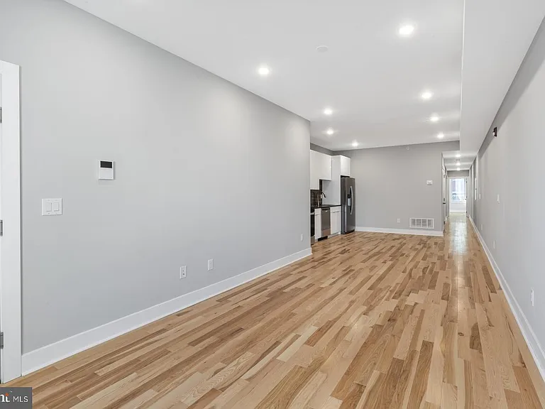 2007 E Susquehanna Ave #3 — Photo 2