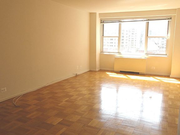 3rd image of 401 E 81st St APT 10D