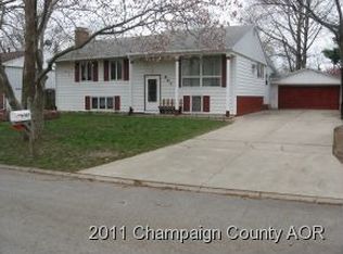 907 Scottsdale Dr, Champaign, IL 61821