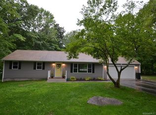 6 Hickory Ln, Madison, CT 06443