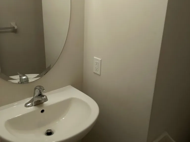 32 Aspen Hills Rd #4 — Photo 5